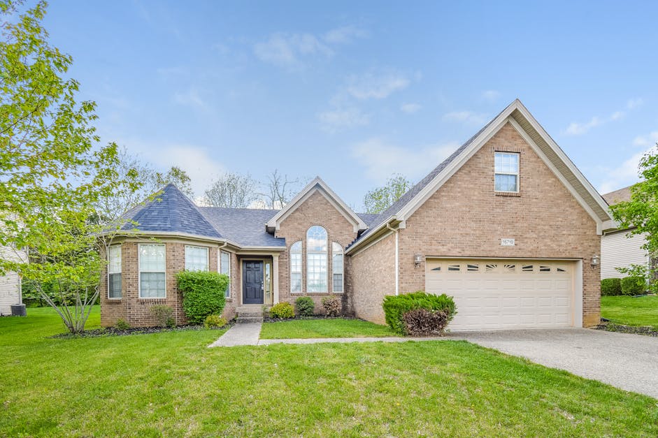 16719 Summit Vista Way, Louisville, KY 40245 Home for Rent 4 Beds